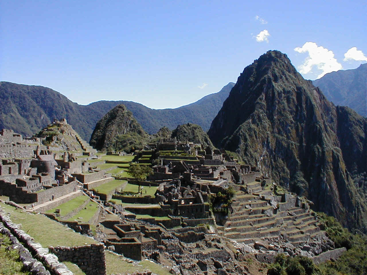 Machu Picchu 2.JPG (387096 bytes)